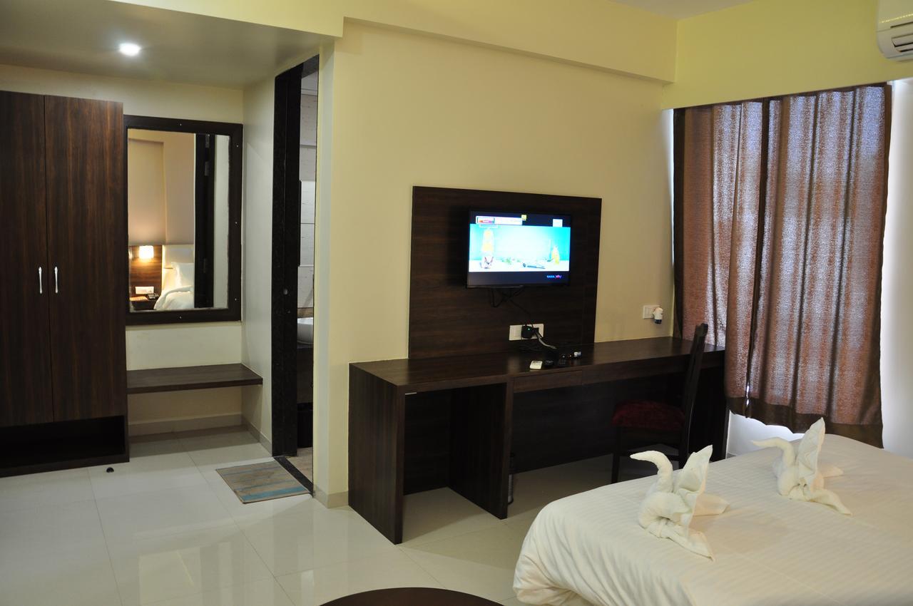 Royal Inn Khandwa Exterior foto